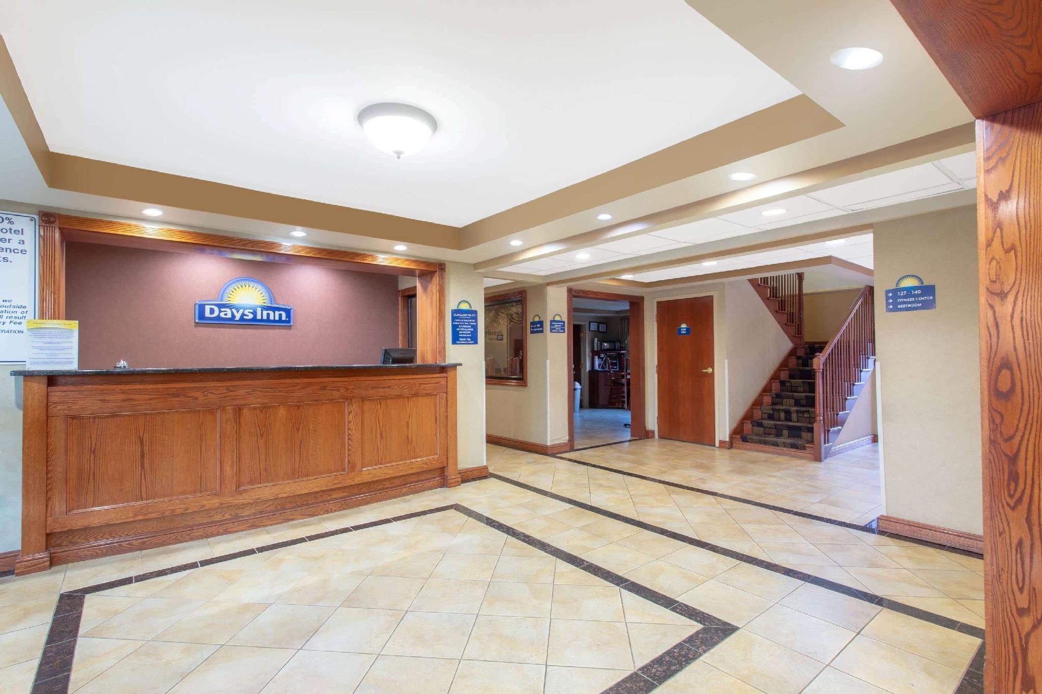 Econo Lodge Woodbridge Iselin Eksteriør bilde