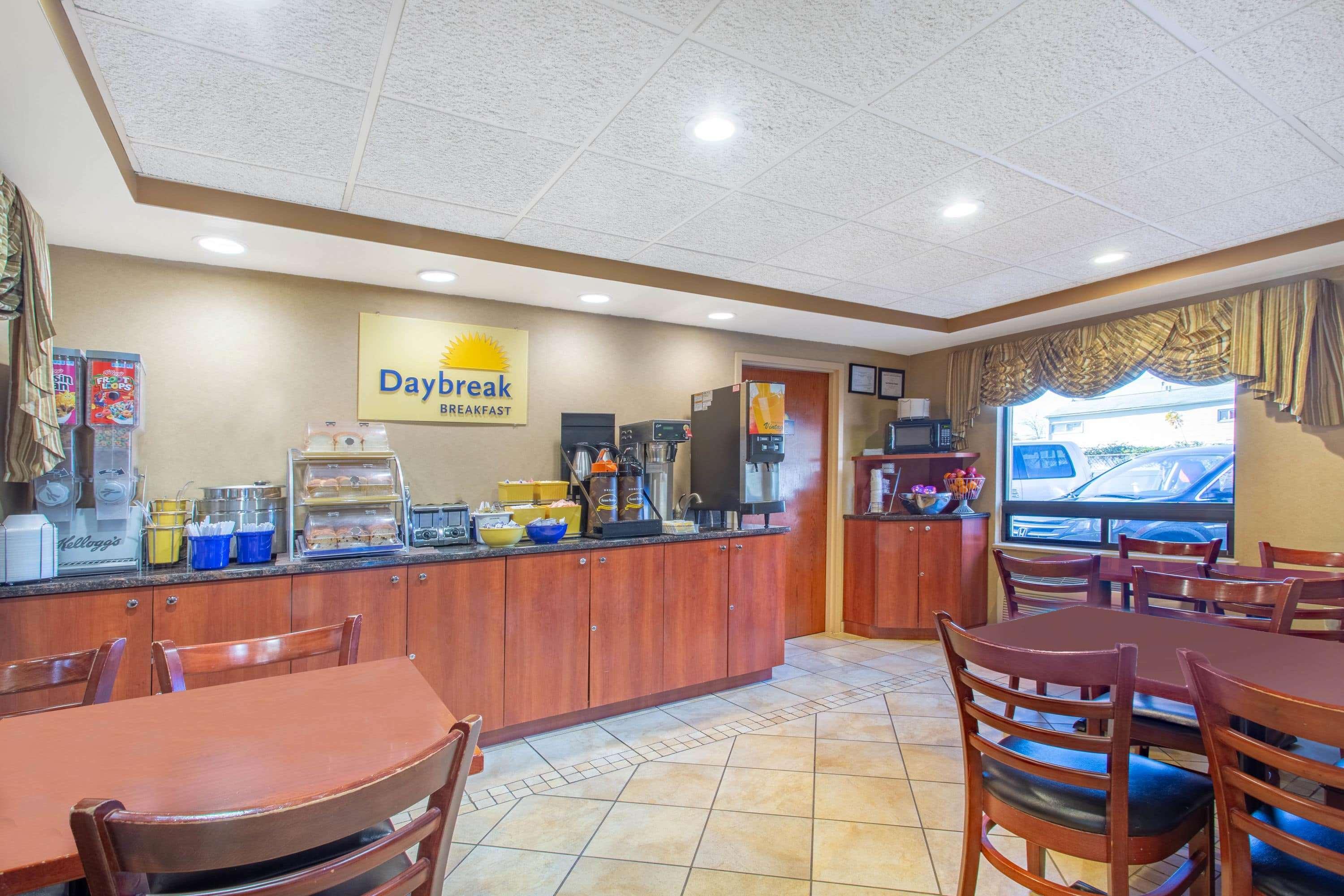 Econo Lodge Woodbridge Iselin Eksteriør bilde