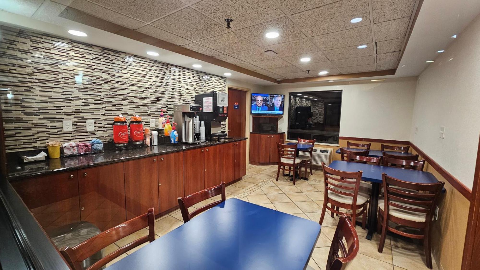 Econo Lodge Woodbridge Iselin Eksteriør bilde