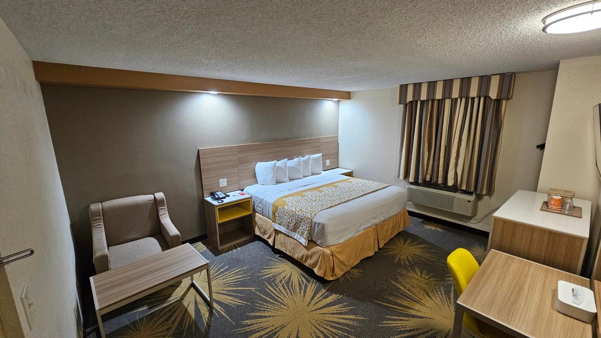 Econo Lodge Woodbridge Iselin Eksteriør bilde