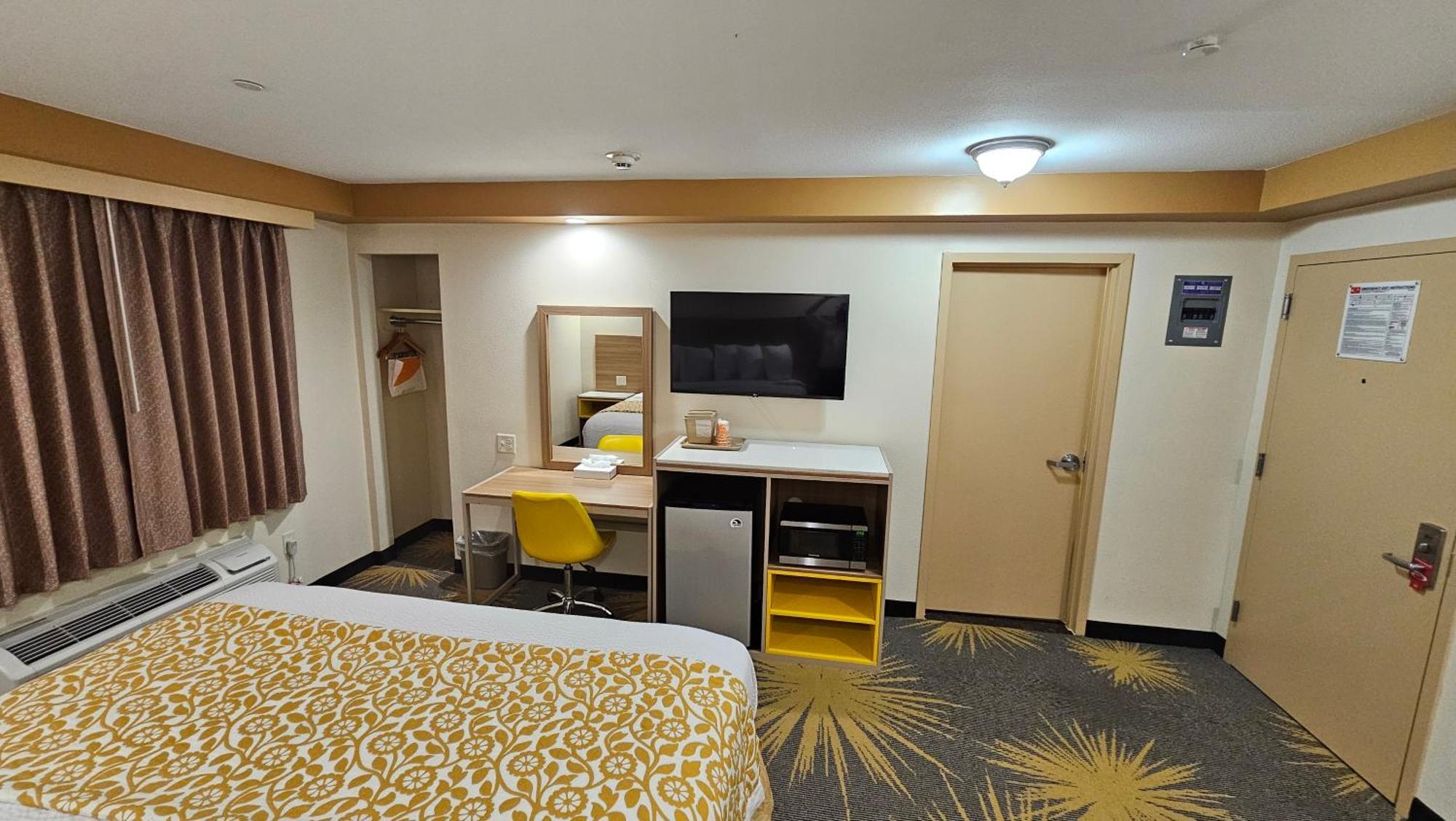 Econo Lodge Woodbridge Iselin Eksteriør bilde