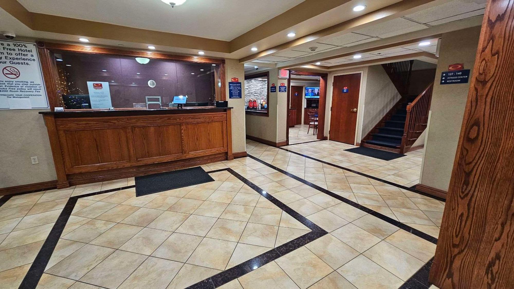 Econo Lodge Woodbridge Iselin Eksteriør bilde