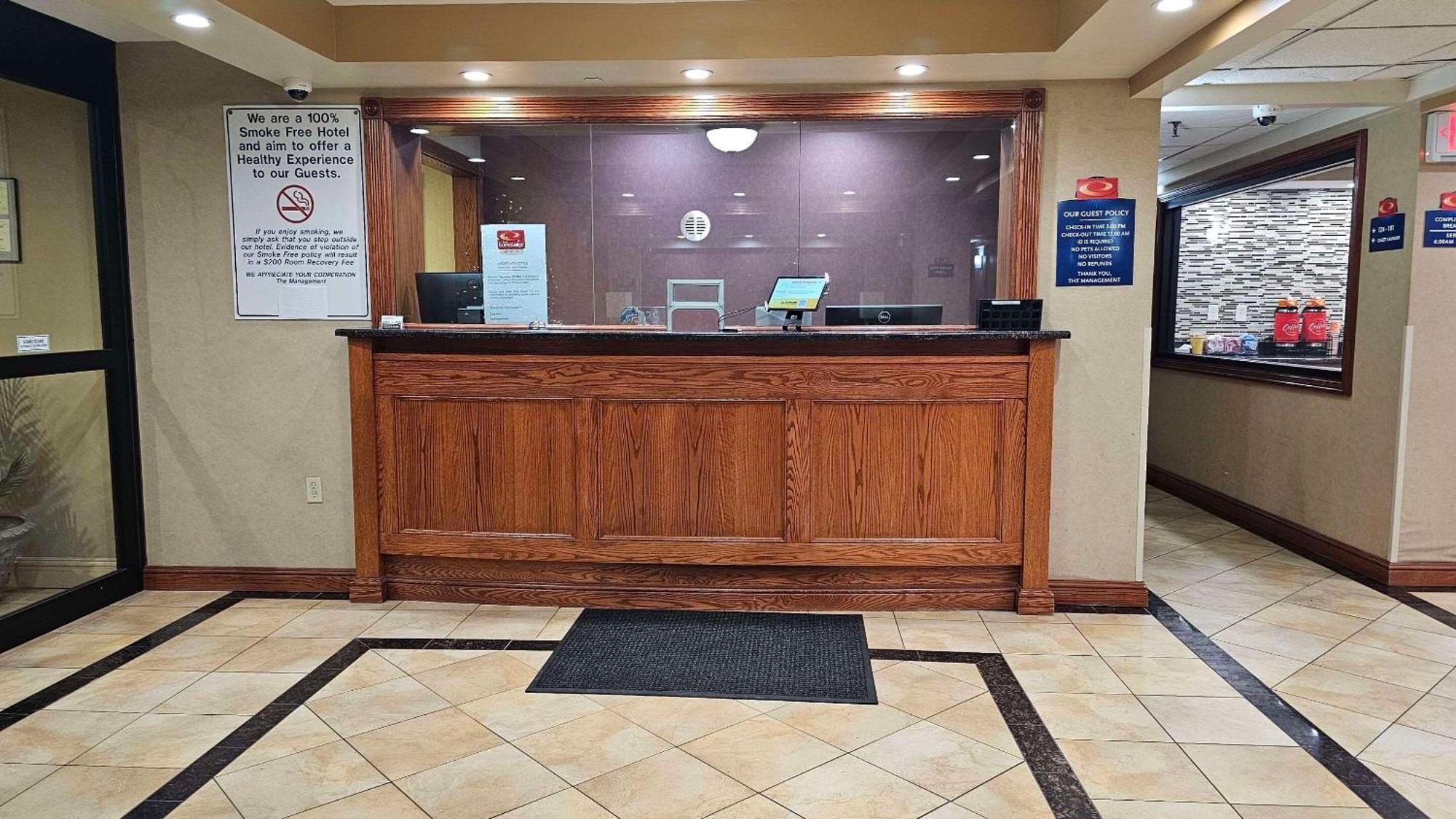 Econo Lodge Woodbridge Iselin Eksteriør bilde